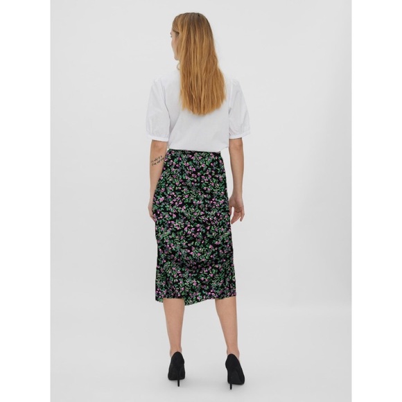 NEW Vero Moda Olga Floral Ruched Midi Skirt Size XS - Picture 2 of 8